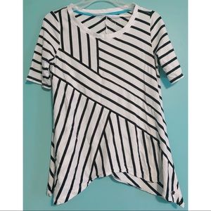 CALVIN KLEIN | B&W Striped Short Sleeve Blouse - M